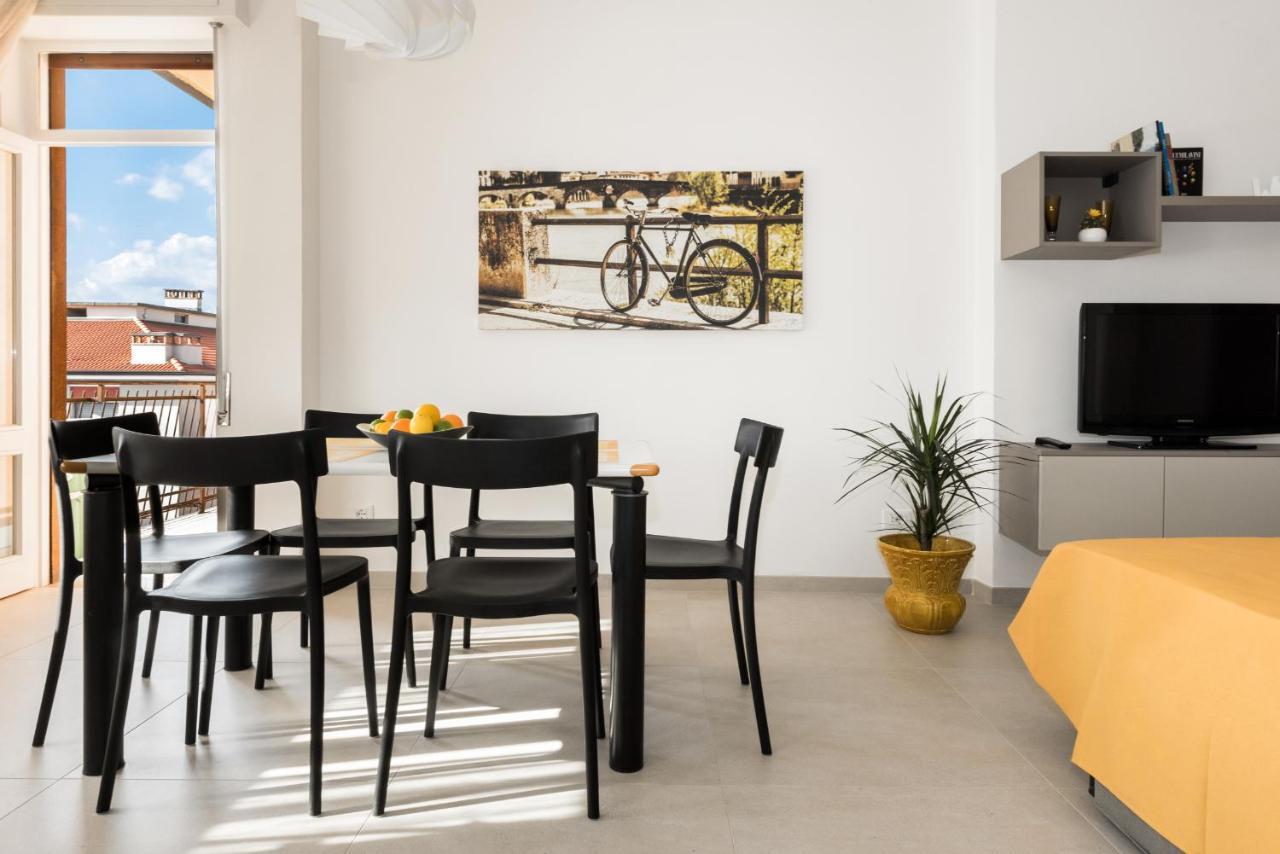 Civico40 Luminoso Appartamento Con Balconi E Garage Privato 维罗纳 外观 照片